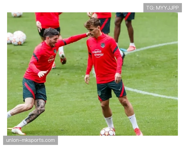 格列兹曼休赛期生活曝光:家庭陪伴与个人训练并重,状态引关注 格列兹曼休赛期生活曝光:家庭陪伴与个人训练并重,状态引关注